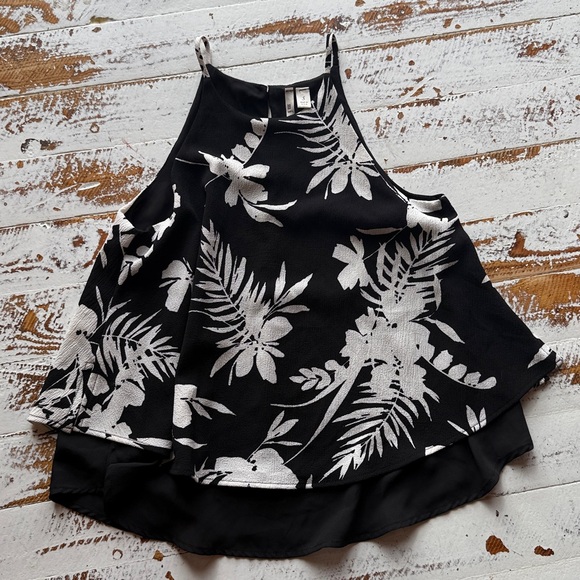 Miami Tropical Black/White Floral Halter Top Sz SM - Picture 1 of 2